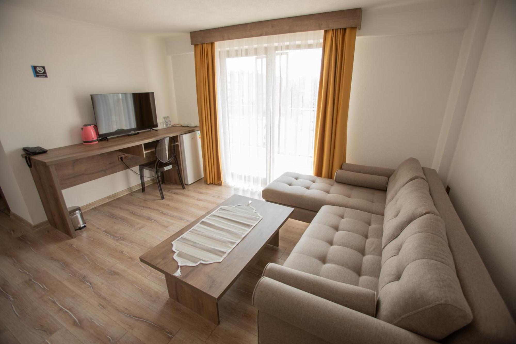 E87 Highway Otel Burhaniye Exterior photo